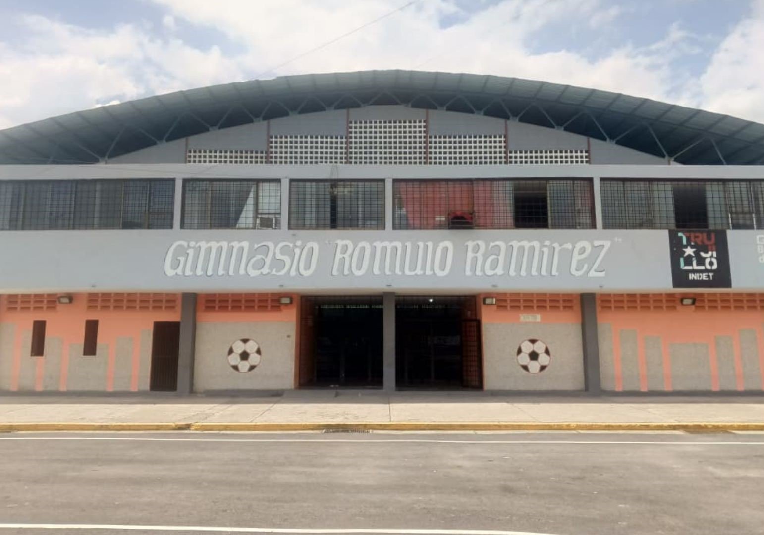 Foto de Gimnasio Romulo Ramirez