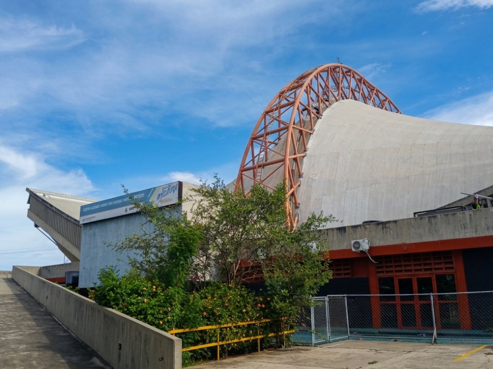 Foto de Gimnasio Pedro Elias Belisario Aponte